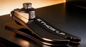 新款碳纖、玻纖混合材料假肢腳板